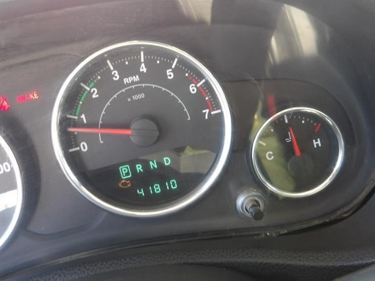 2011-jeep-wrangler-image-21