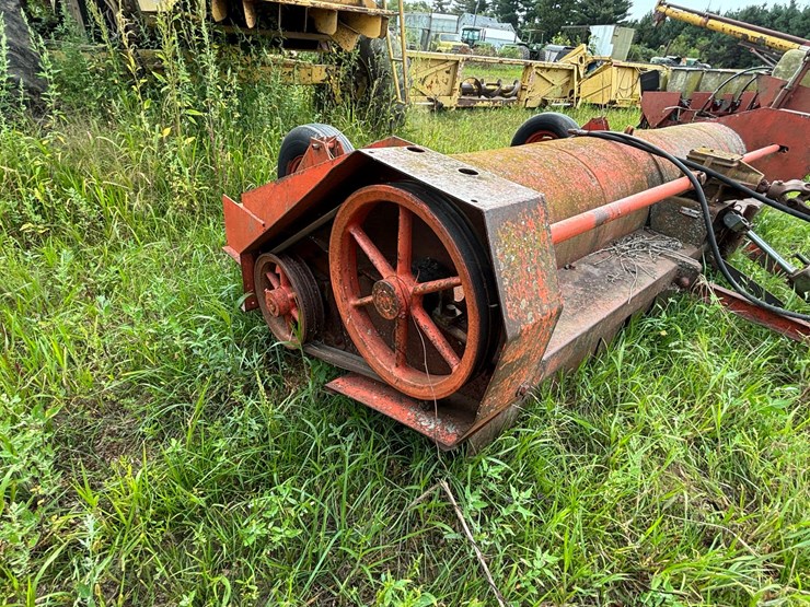 #2625-•-brady-144-(4)-row-stock-chopper-image-28