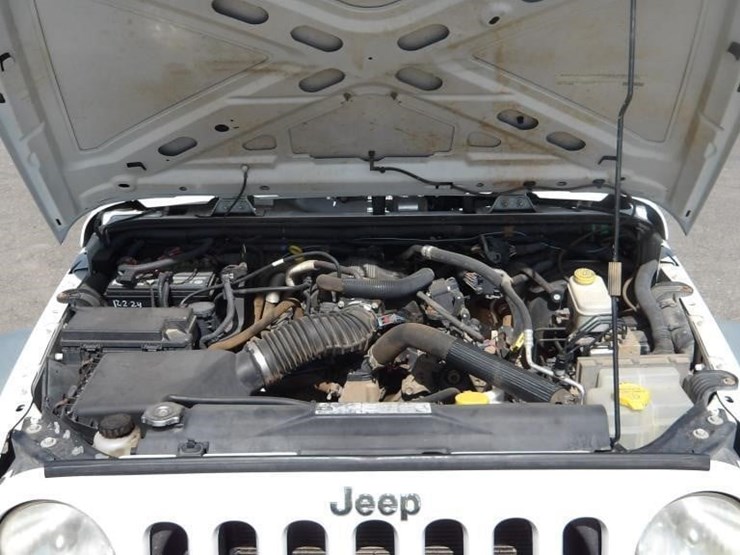 2011-jeep-wrangler-image-11