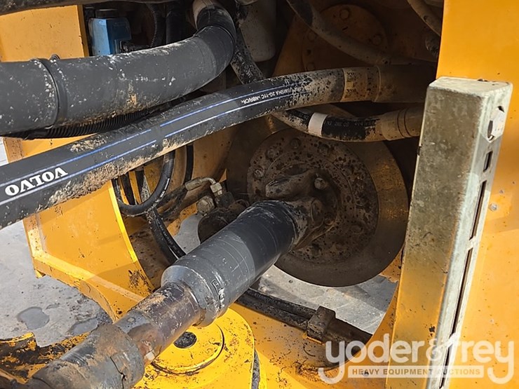 2018-volvo-l110h-image-31
