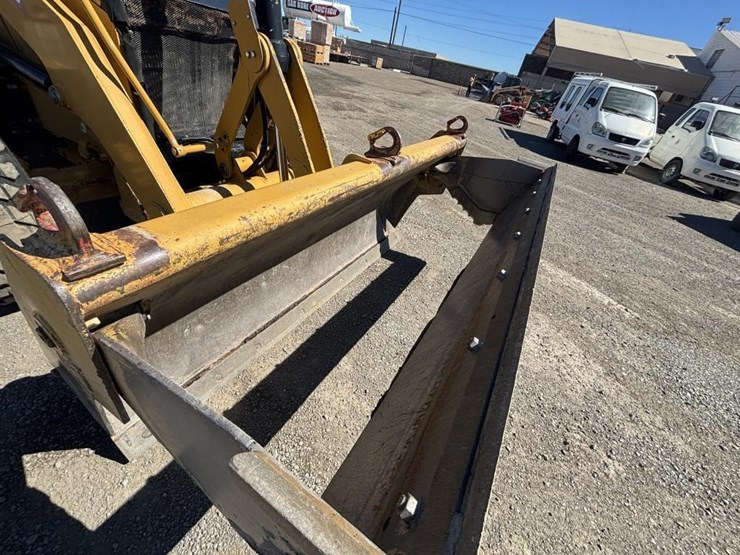 2012-caterpillar-420f-image-13