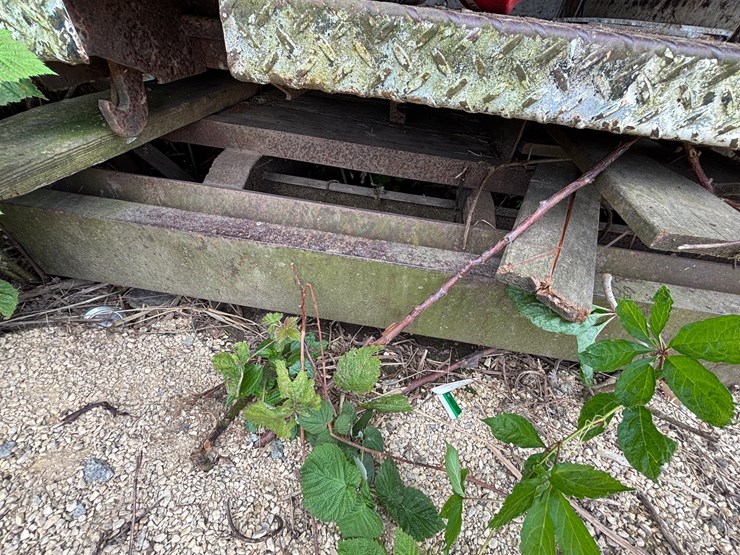 #2589-•-16'-tandem-axle-flatbed-trailer-(no-title,-for-parts)-image-10