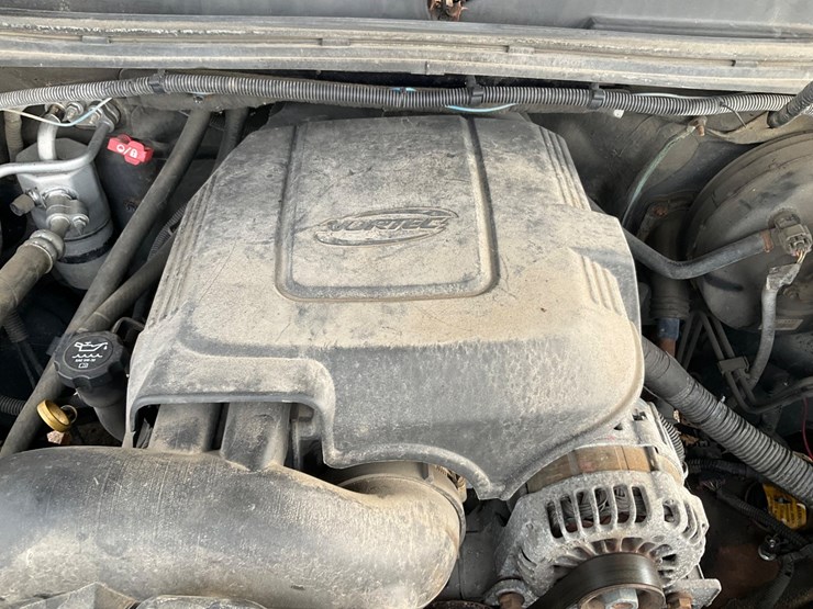 #2052-•-2010-chevrolet-silverado-4x4-pickup-truck-image-67