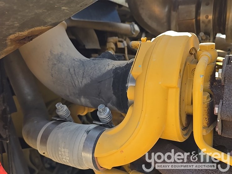 2019-deere-310sl-image-43