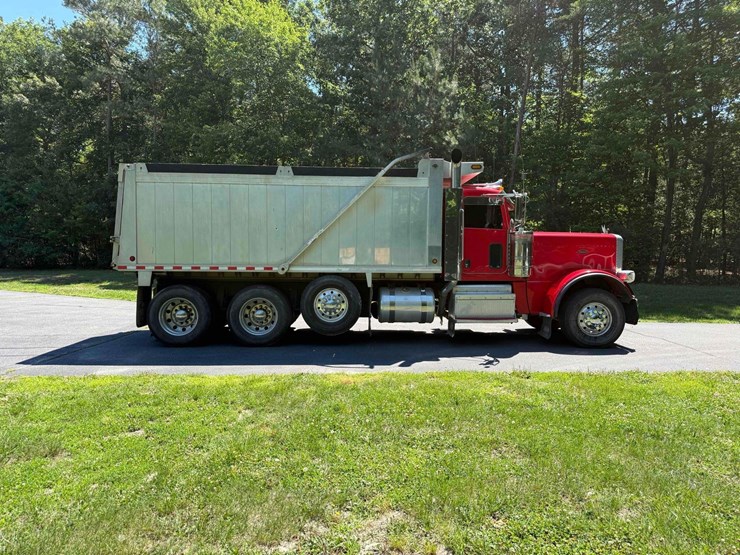 2016-peterbilt-389-image-1