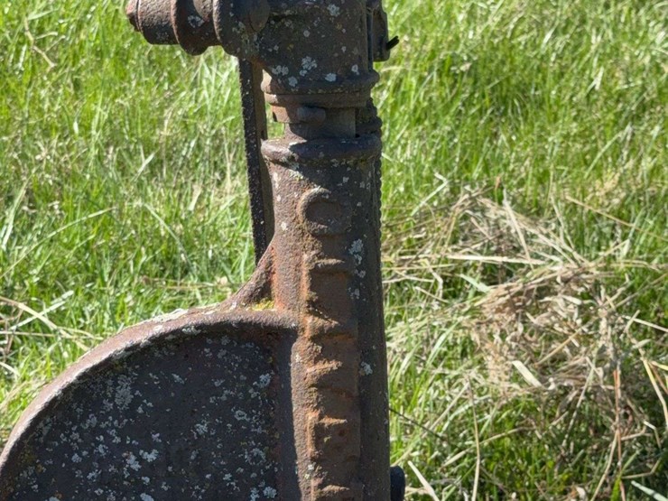 oliver-three-blade-pull-type-disk-plow-image-2