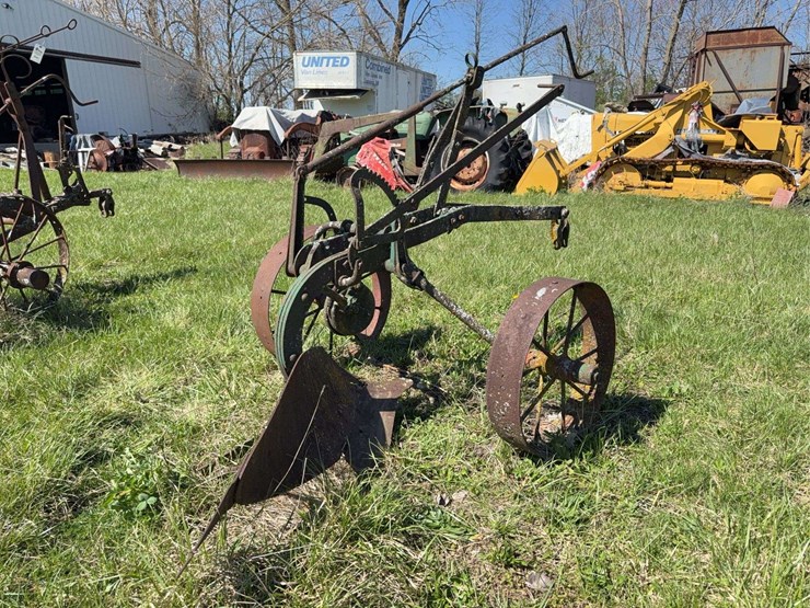 walking-plow-with-steel-wheels-&-trip-lift-image-3