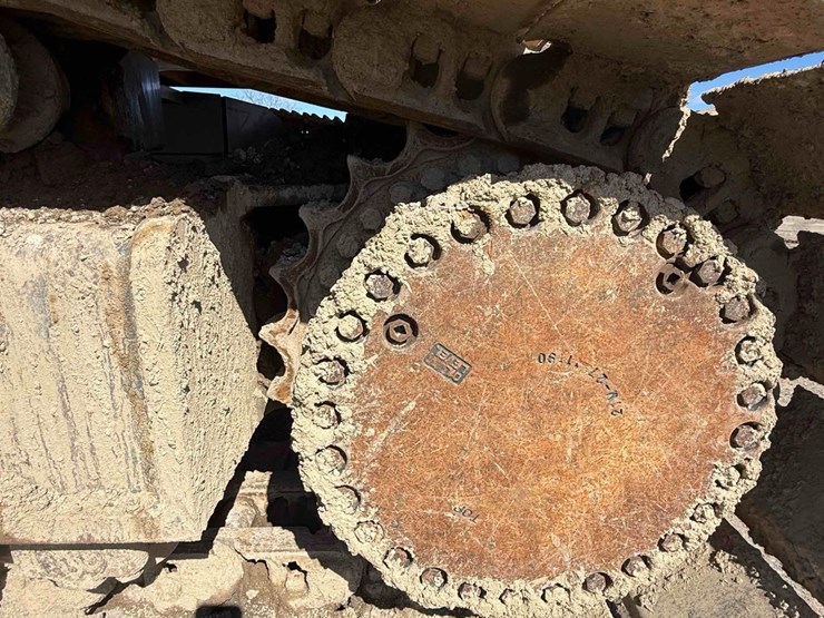2014-komatsu-pc650-image-13