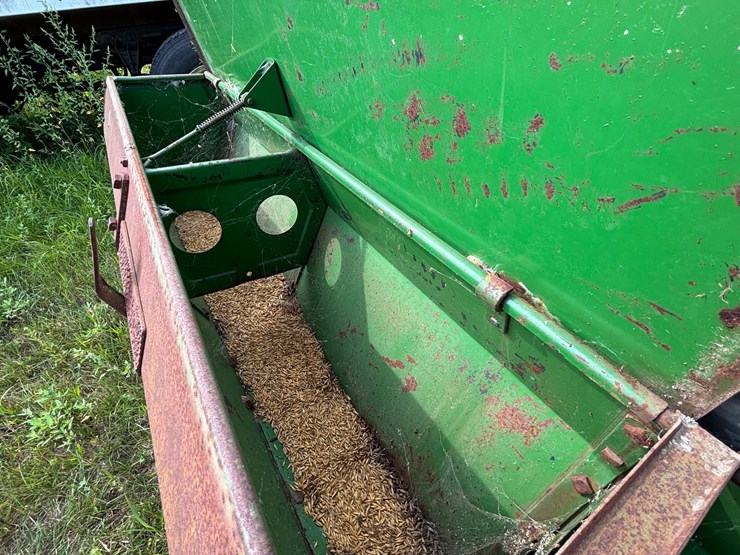 john-deere-8-image-30