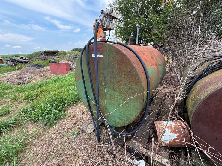 #2592-•-550-gallon-diesel-tank-image-1