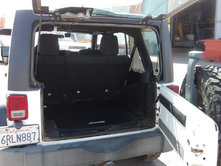 2011-jeep-wrangler-image-15