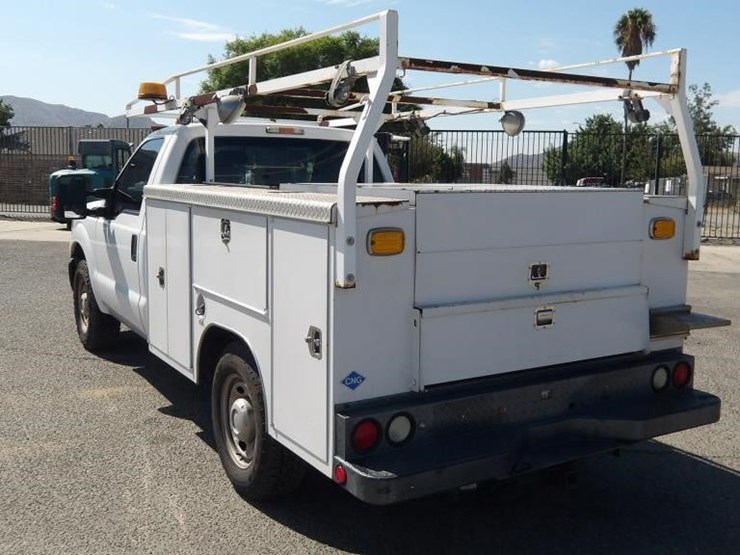 2016-ford-f250-xl-image-4