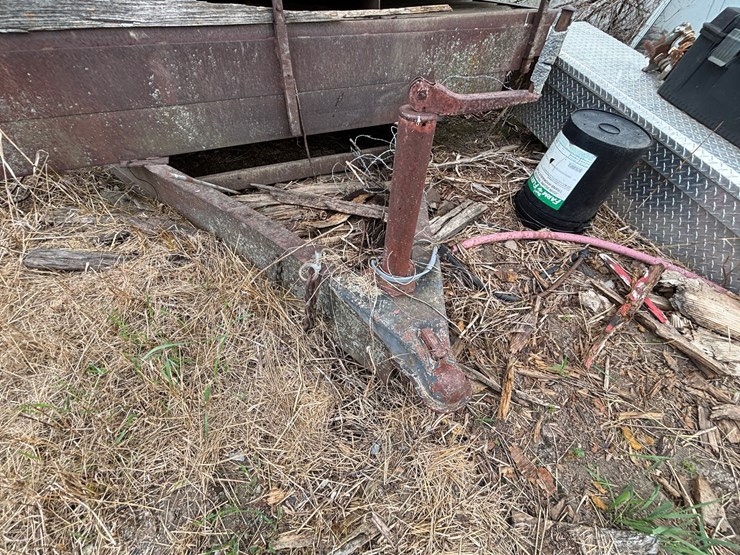 #2589-•-16'-tandem-axle-flatbed-trailer-(no-title,-for-parts)-image-14