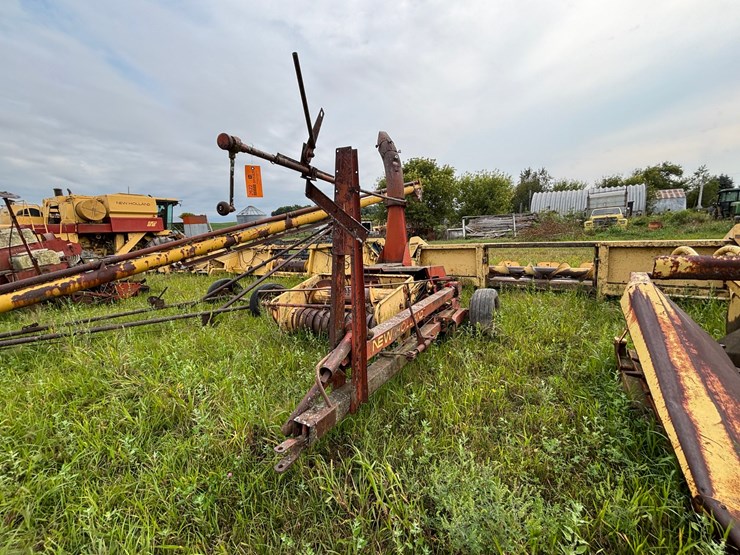new-holland-s717-image-1