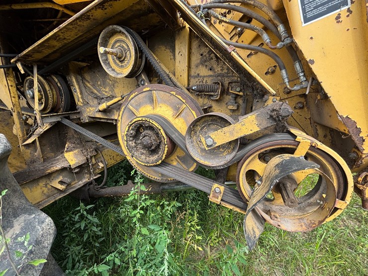 new-holland-tr86-image-33