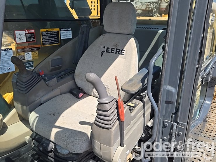 2011-deere-450d-lc-image-79