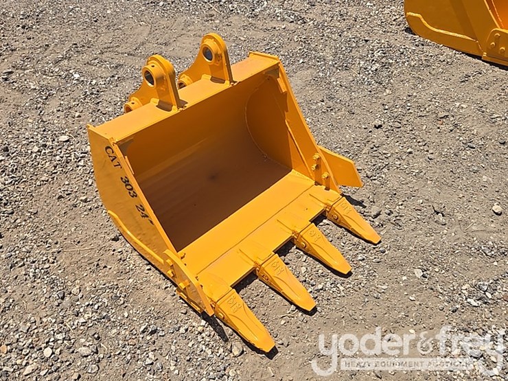 caterpillar-303-image-4
