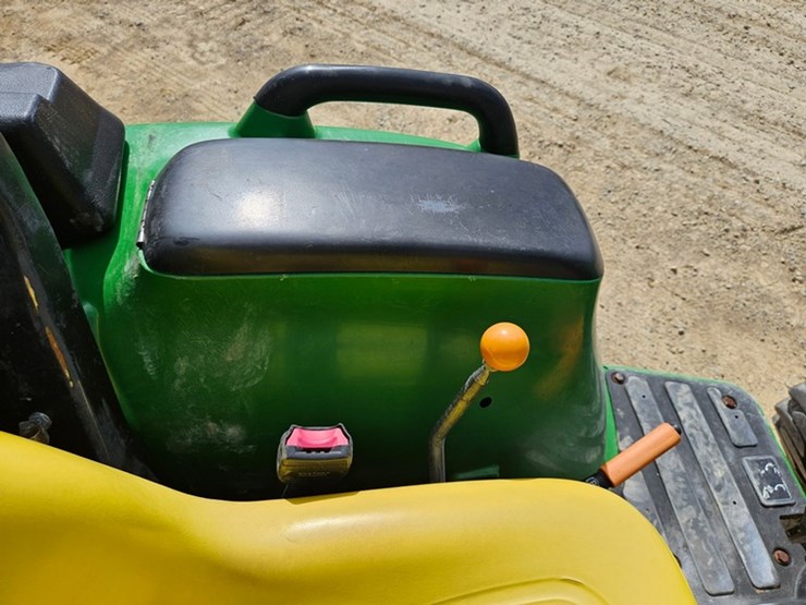 #175-•-john-deere-3032-4x4-tractor-image-26