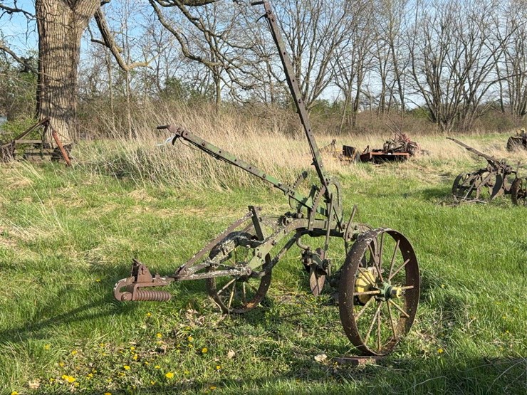 ihc-one-bottom-plow-image-7
