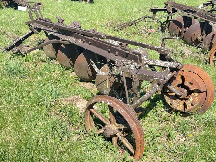 john-deere-disc-plow-image-7