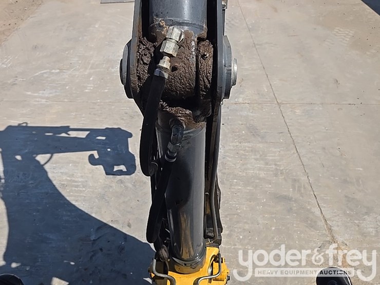 2019-deere-310sl-image-34
