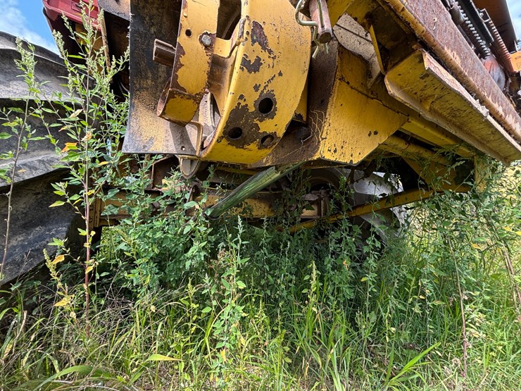 new-holland-tr86-image-31