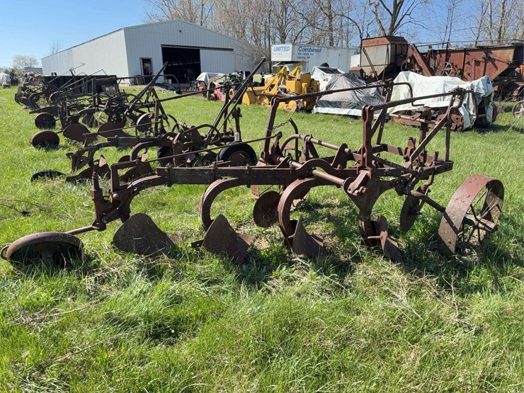 oliver-four-bottom-plow-image-1