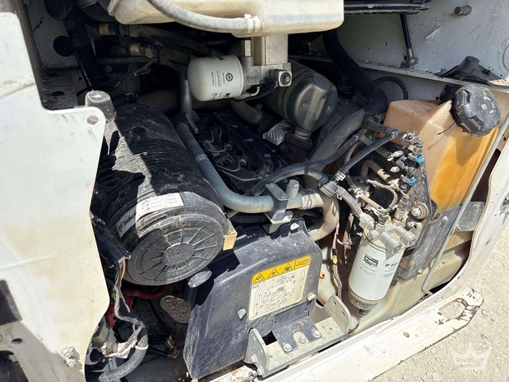 2022-bobcat-t76-image-17