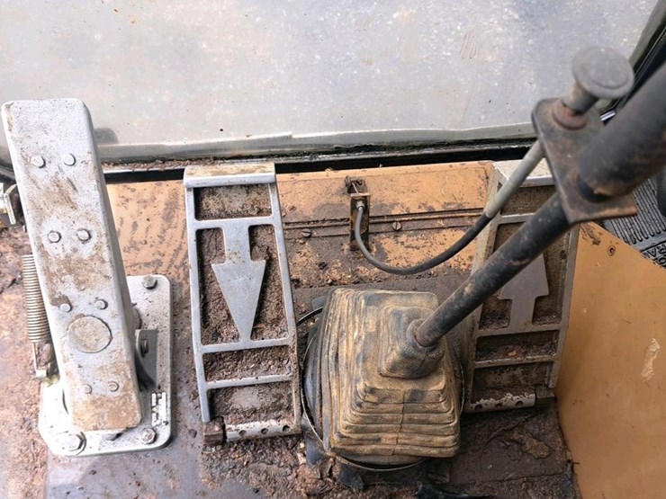 caterpillar-211-image-16