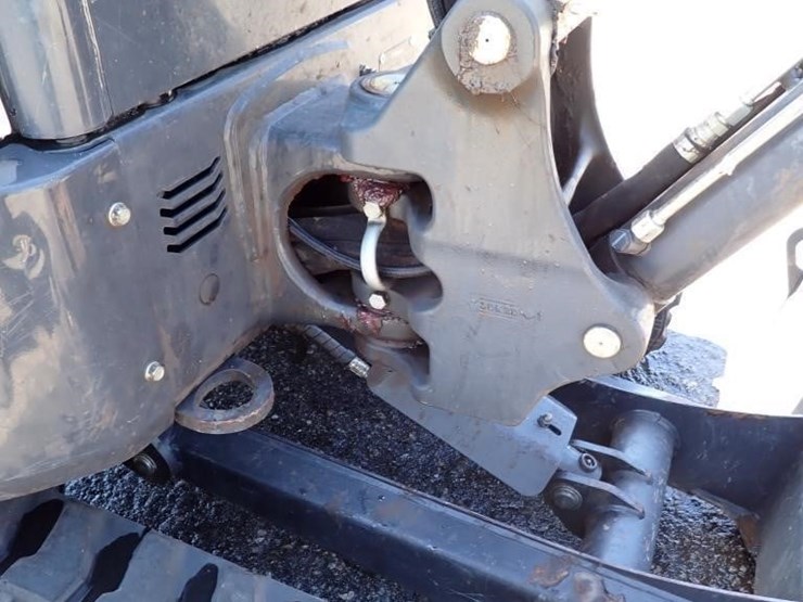 2021-bobcat-e26-image-11