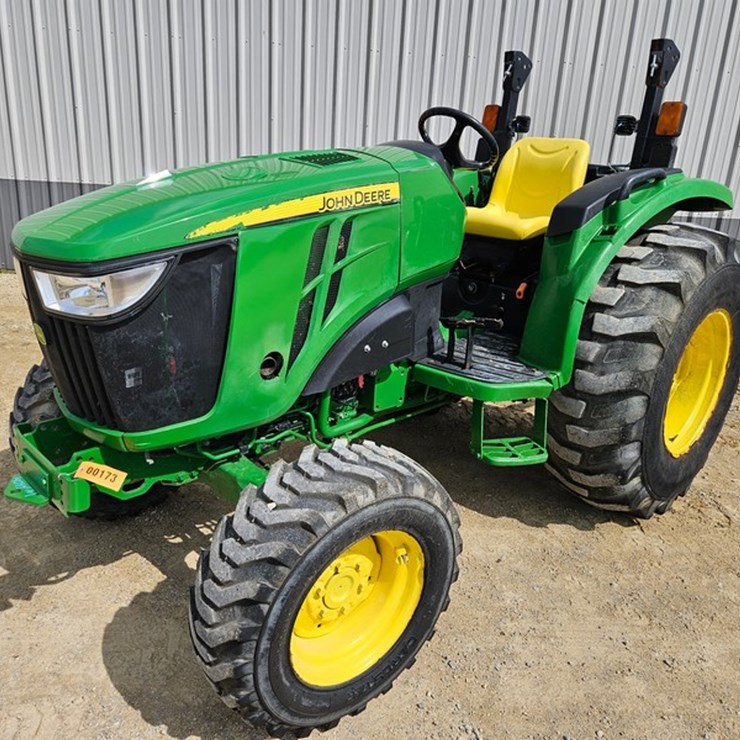 JOHN DEERE 4044M