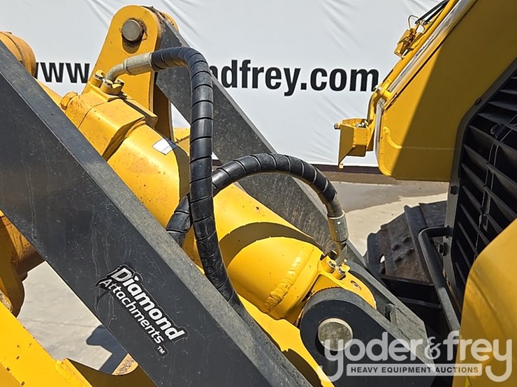 2023-komatsu-d61px-24-image-31