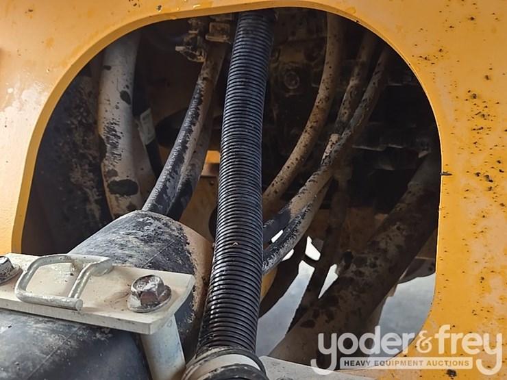 2018-volvo-l110h-image-36