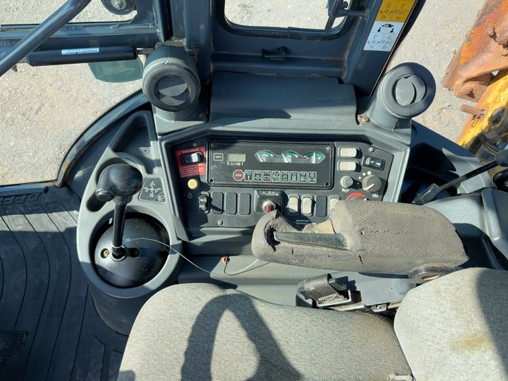 2005-deere-310sg-image-29