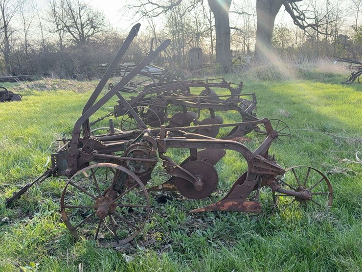 two-bottom-plow-image-6