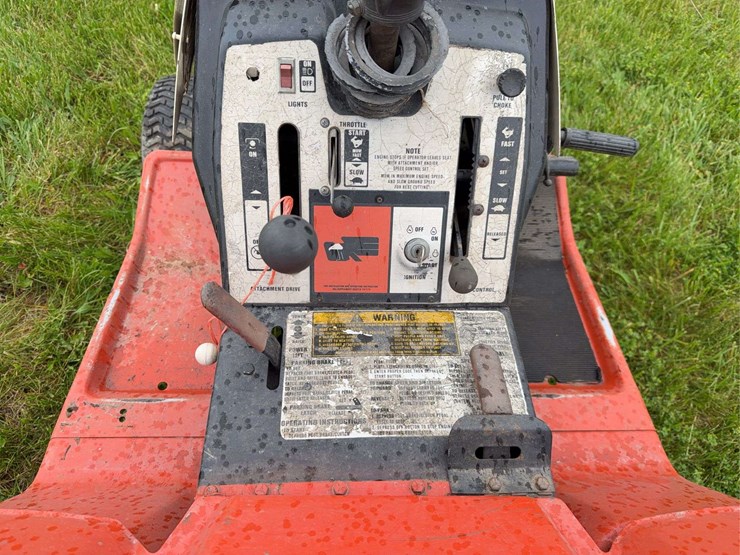 gilson-gt18he-garden-tractor-image-25
