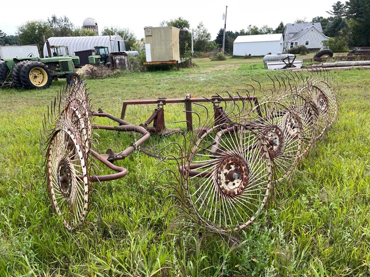 #2613-•-(10)-wheel-v-rake-image-6