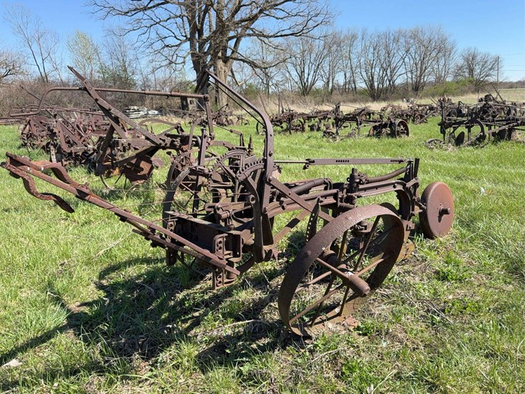 oliver-two-bottom-plow-image-6