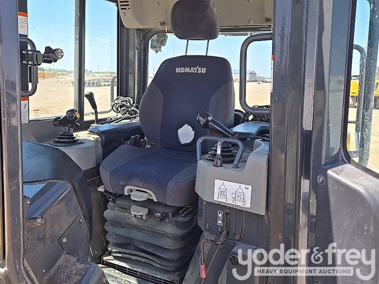 2023-komatsu-d61px-24-image-56