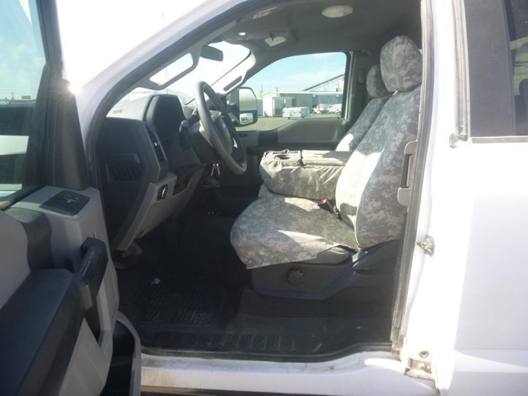 2022-ford-f350-image-10
