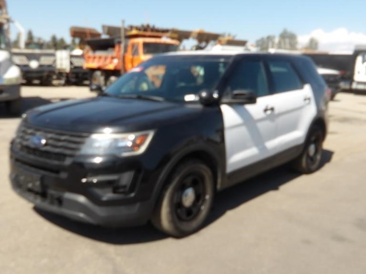 2019-ford-explorer-image-2