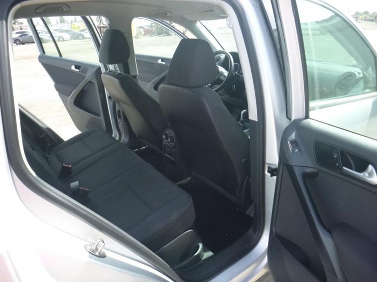 2015-volkswagen-tiguan-image-8