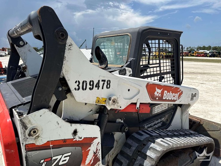 2022-bobcat-t76-image-14