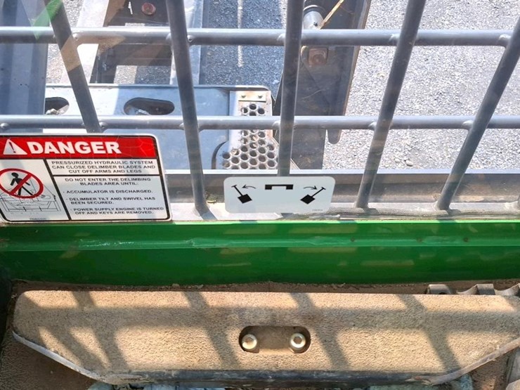 2019-deere-437e-image-16
