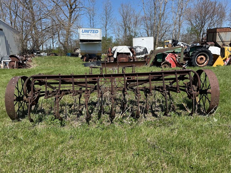 horse-drawn-13-shank-spring-tooth-harrow-cultivator-9’4”-working-width-steel-wheels.-image-2