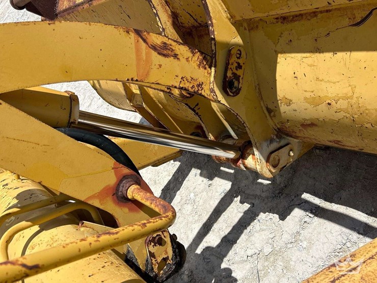 1999-caterpillar-446b-image-14