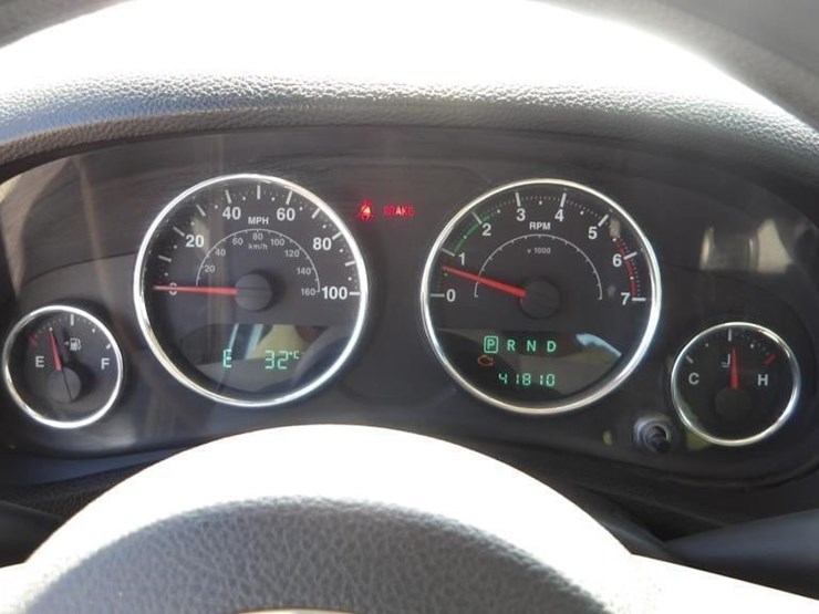 2011-jeep-wrangler-image-22