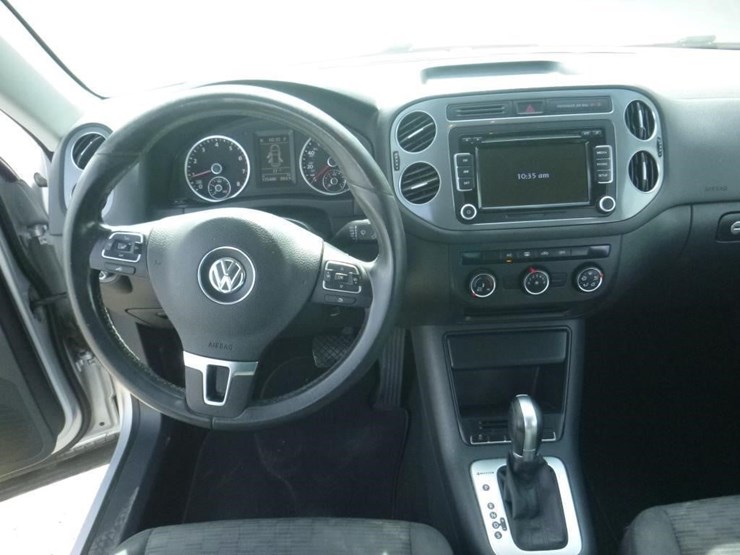 2015-volkswagen-tiguan-image-9