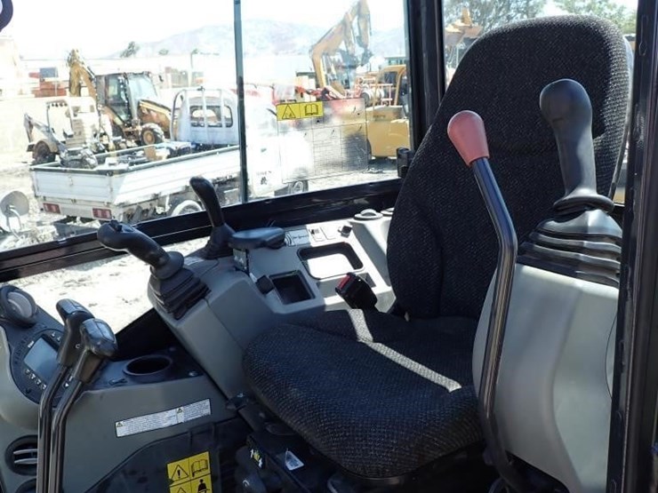 2021-bobcat-e26-image-19