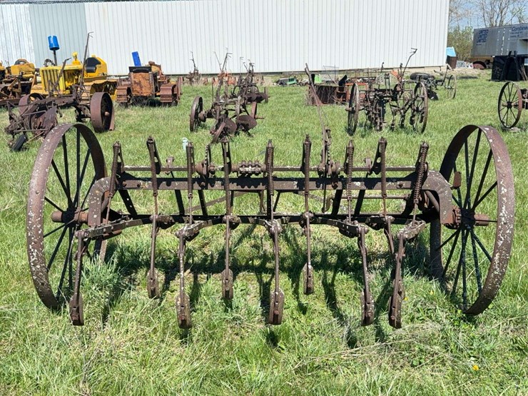 john-deere-pull-type-field-cultivator-image-5